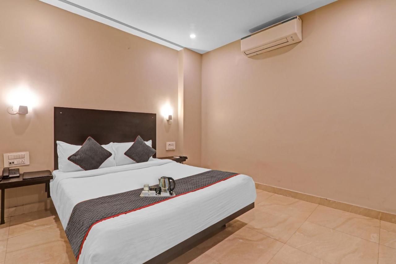 Super Townhouse Amaraa Hotel Near Phoenix Palassio ラクナウ エクステリア 写真