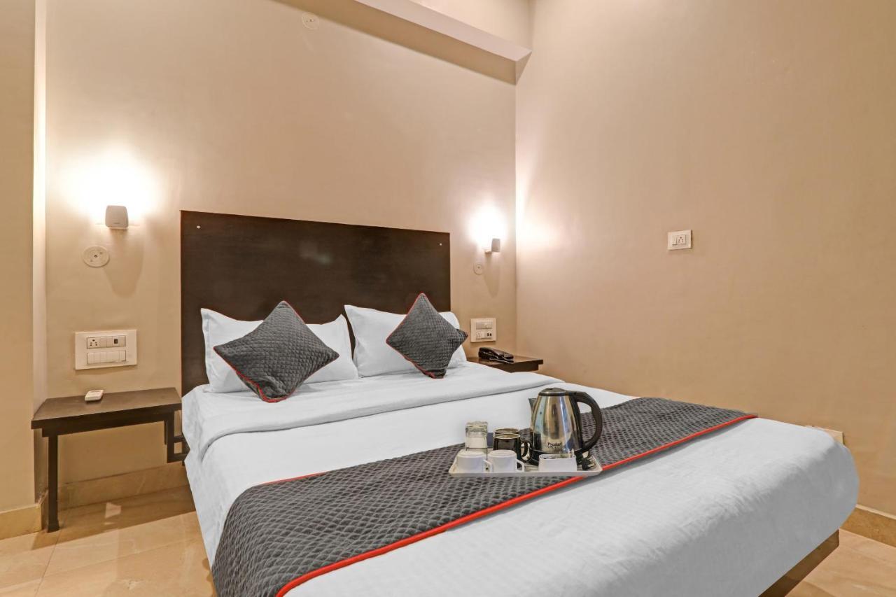 Super Townhouse Amaraa Hotel Near Phoenix Palassio ラクナウ エクステリア 写真